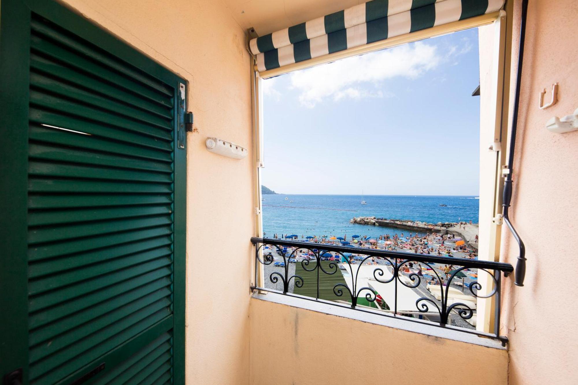 Casaviva Family Beachfront House In Camogli